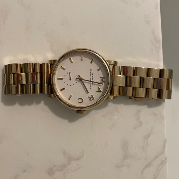 Marc Jacob’s gold watch - Picture 2 of 4